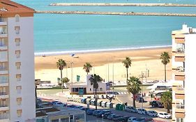 Frente al mar, preciosas vistas, piscinas , valdelagrana